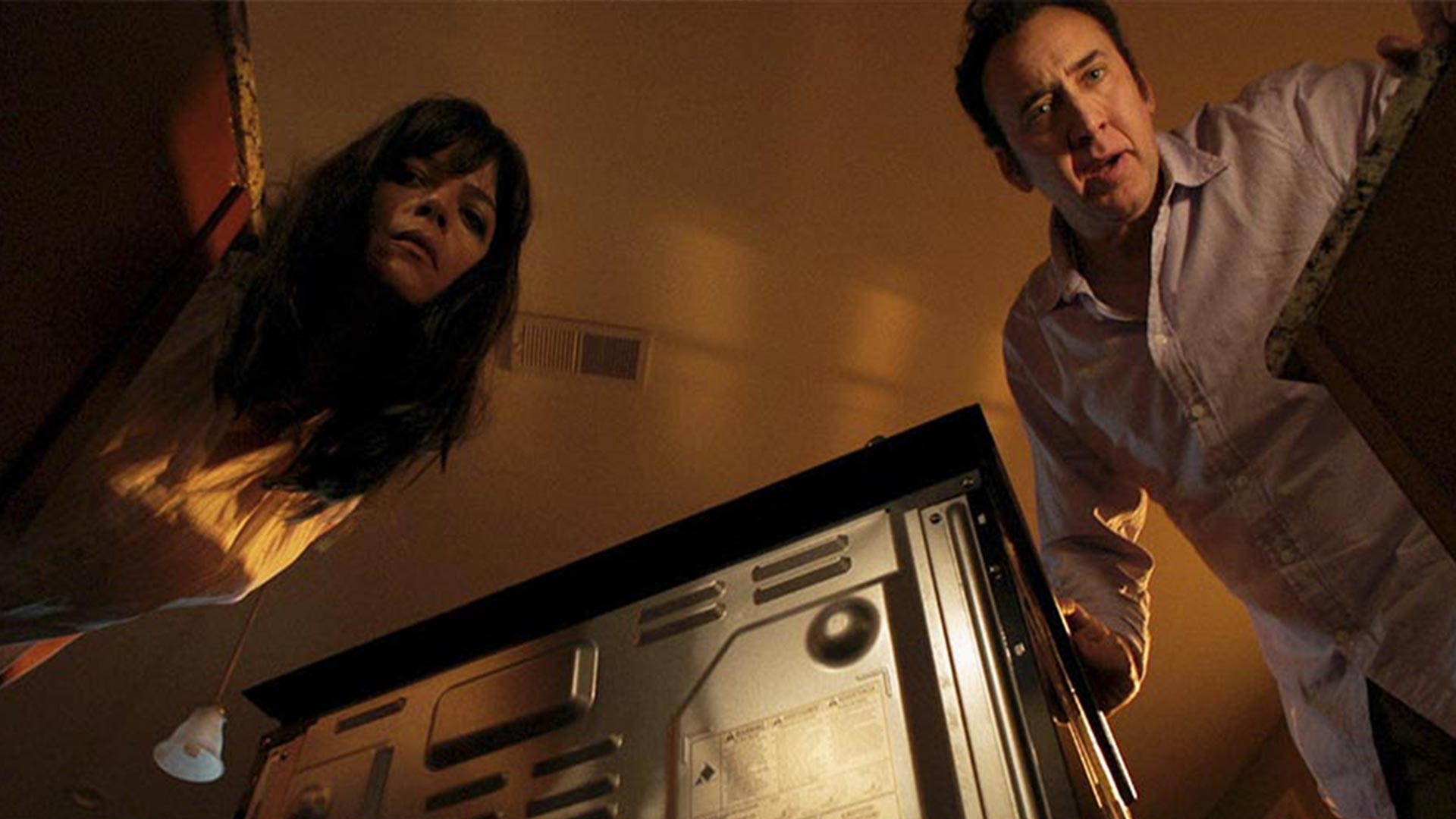 Selma Blair and Nicolas Cage in Mom and Dad